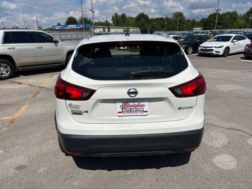 2017 Nissan Rogue Sport SV