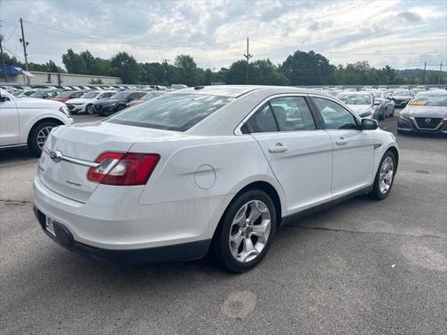 2011 Ford Taurus SEL