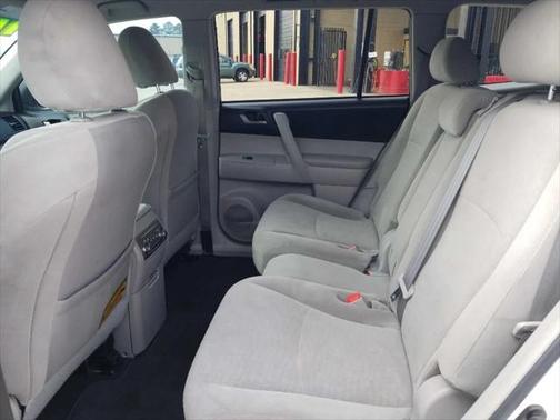 2011 Toyota Highlander SE