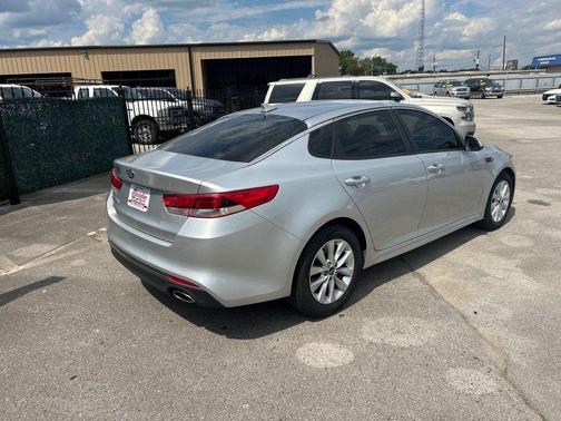 2017 Kia Optima LX