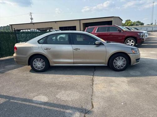 2015 Volkswagen Passat 1.8T Auto S
