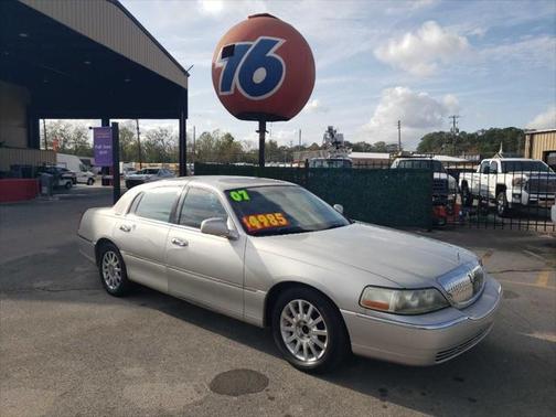 2007 Lincoln Town Car Signature