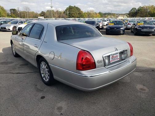 2007 Lincoln Town Car Signature