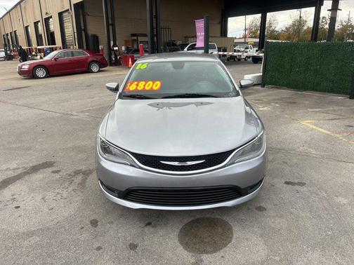 2016 Chrysler 200 LX