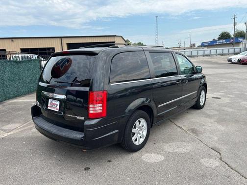 2010 Chrysler Town & Country Touring