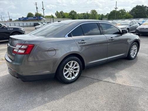 2013 Ford Taurus SE
