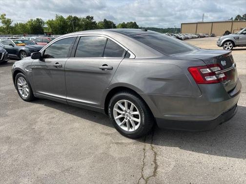 2013 Ford Taurus SE