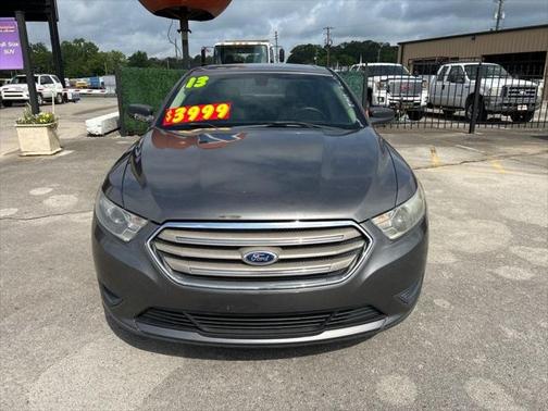 2013 Ford Taurus SE