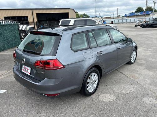 2016 Volkswagen Golf SportWagen TSI S 4-Door