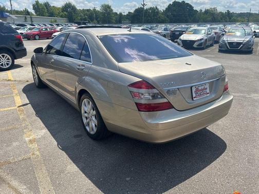 2007 Mercedes-Benz S-Class S550 4dr Sedan 5.5L V8 RWD