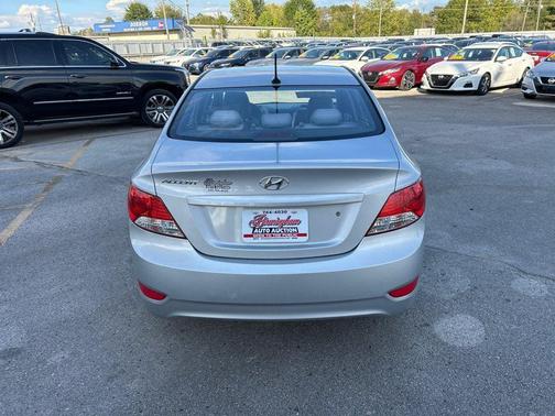 2013 Hyundai Accent SE