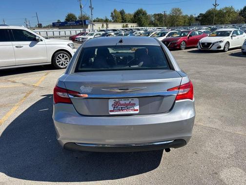 2013 Chrysler 200 LX