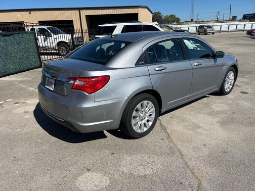 2013 Chrysler 200 LX