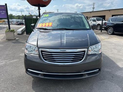 2016 Chrysler Town & Country Touring