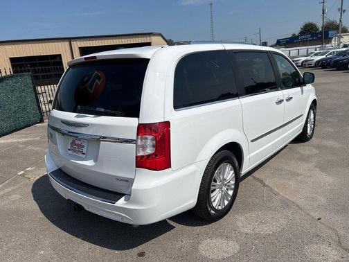 2014 Chrysler Town & Country Limited