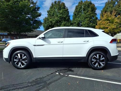 2022 Volkswagen Atlas Cross Sport 2.0T SE