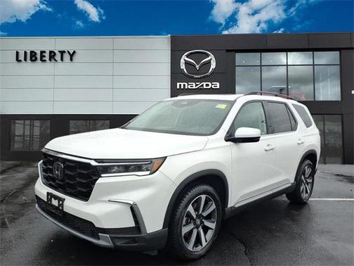 2023 Honda Pilot Touring 8-Passenger