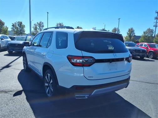 2023 Honda Pilot Touring 8-Passenger