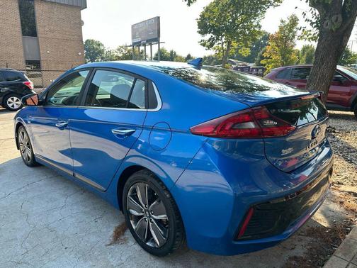 2017 Hyundai IONIQ Hybrid Limited