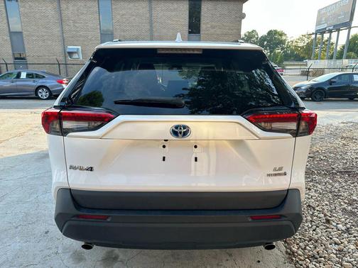 2022 Toyota RAV4 Hybrid LE
