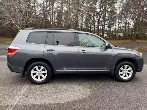2011 Toyota Highlander SE