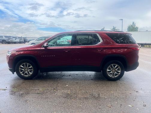 Cajun Red Tintcoat 2020 Chevrolet Traverse LT Cloth