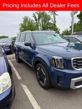 Midnight Lake Blue 2023 Kia Telluride S