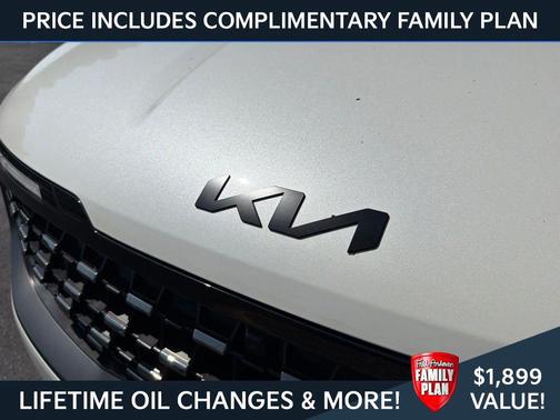 Snow White Pearl 2027 Kia Carnival Hybrid SX Prestige