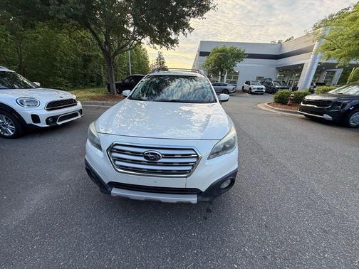 Crystal White Pearl 2016 Subaru Outback 2.5i Limited