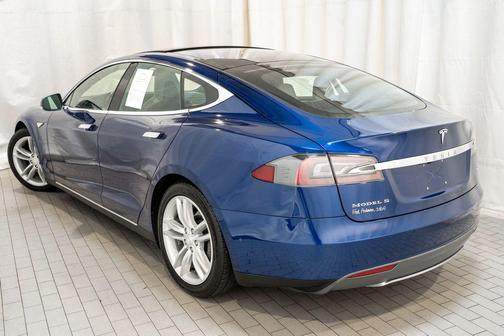 2015 Tesla Model S 85D