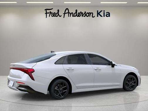 2025 Kia K5 LXS