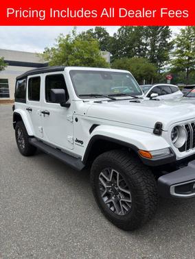 Bright White Clearcoat 2025 Jeep Wrangler 4-Door Sahara 4x4