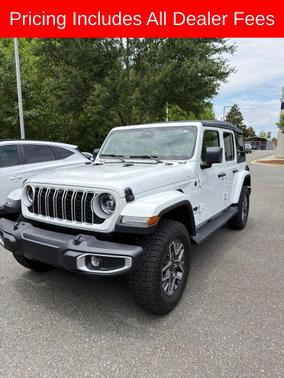 Bright White Clearcoat 2025 Jeep Wrangler 4-Door Sahara 4x4