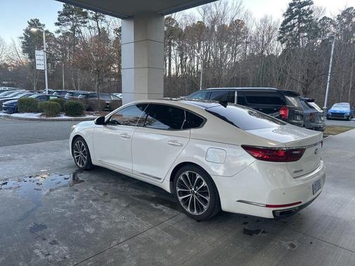 2017 Kia Cadenza Technology