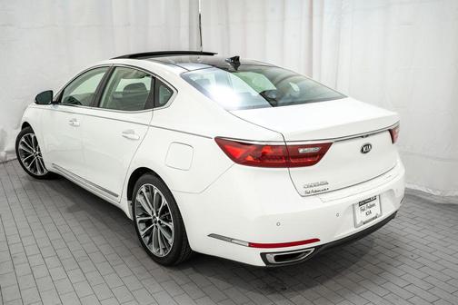 2017 Kia Cadenza Technology