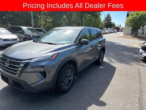 Gun Metallic 2024 Nissan Rogue S