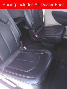 Bright White Clearcoat 2023 Chrysler Pacifica Touring L
