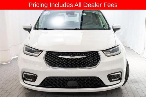 Bright White Clearcoat 2023 Chrysler Pacifica Touring L