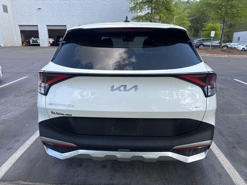 Snow White Pearl 2025 Kia Sportage Hybrid LX
