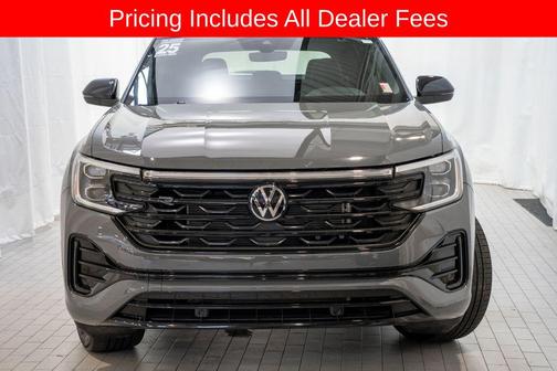 Platinum Gray Metallic 2025 Volkswagen Atlas Cross Sport 2.0T SEL