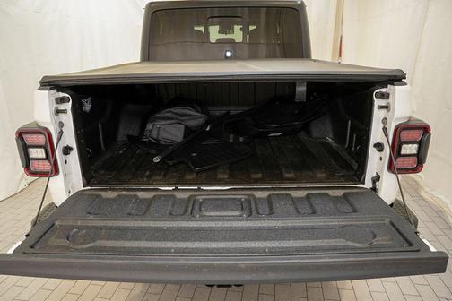 Bright White Clearcoat 2020 Jeep Gladiator Sport S