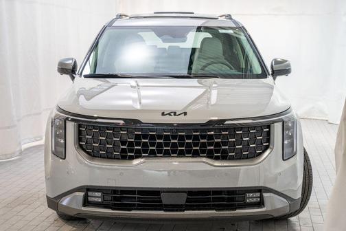 Ceramic Silver 2026 Kia Carnival SX