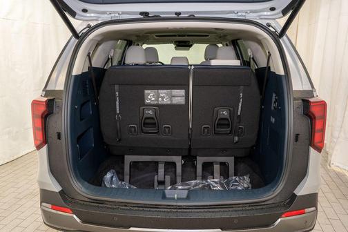 Ceramic Silver 2026 Kia Carnival SX