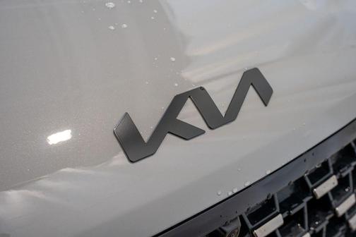 Ceramic Silver 2026 Kia Carnival SX