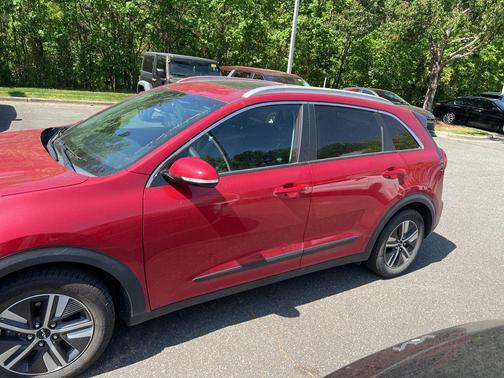 Runway Red 2022 Kia Niro EX Premium