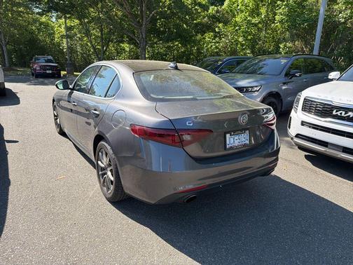 Vesuvio Gray Metallic 2018 Alfa Romeo Giulia Base