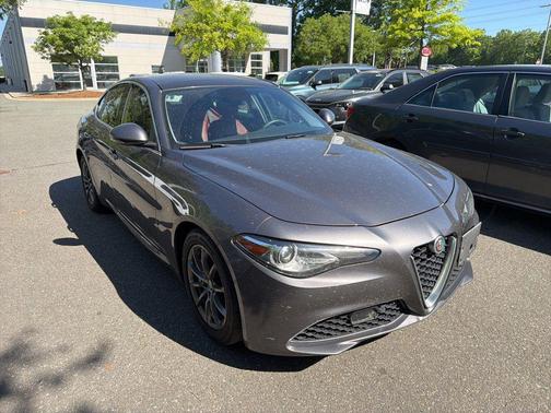 Vesuvio Gray Metallic 2018 Alfa Romeo Giulia Base