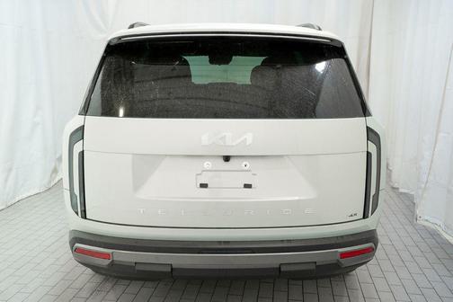 Ivory Silver 2027 Kia Telluride S