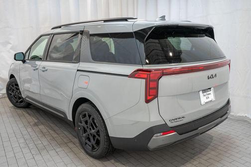 Ceramic Silver 2026 Kia Carnival SX