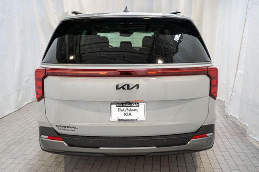 Ceramic Silver 2026 Kia Carnival SX
